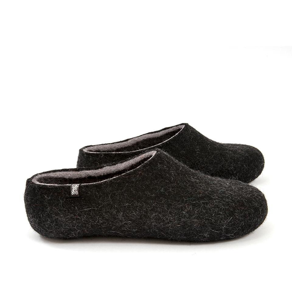 women's black slip on slippers