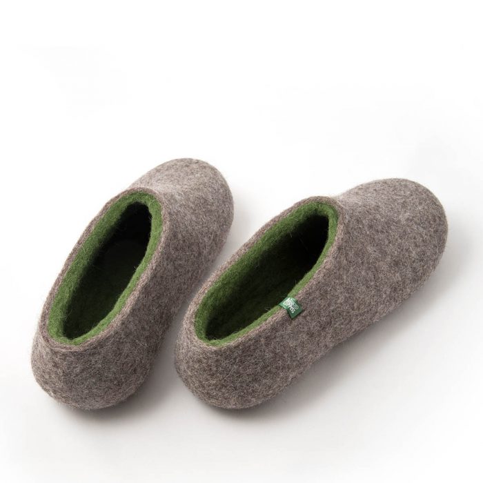 mens wool clogs