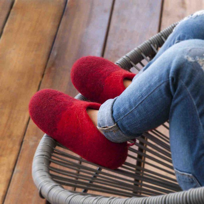 ladies red slippers