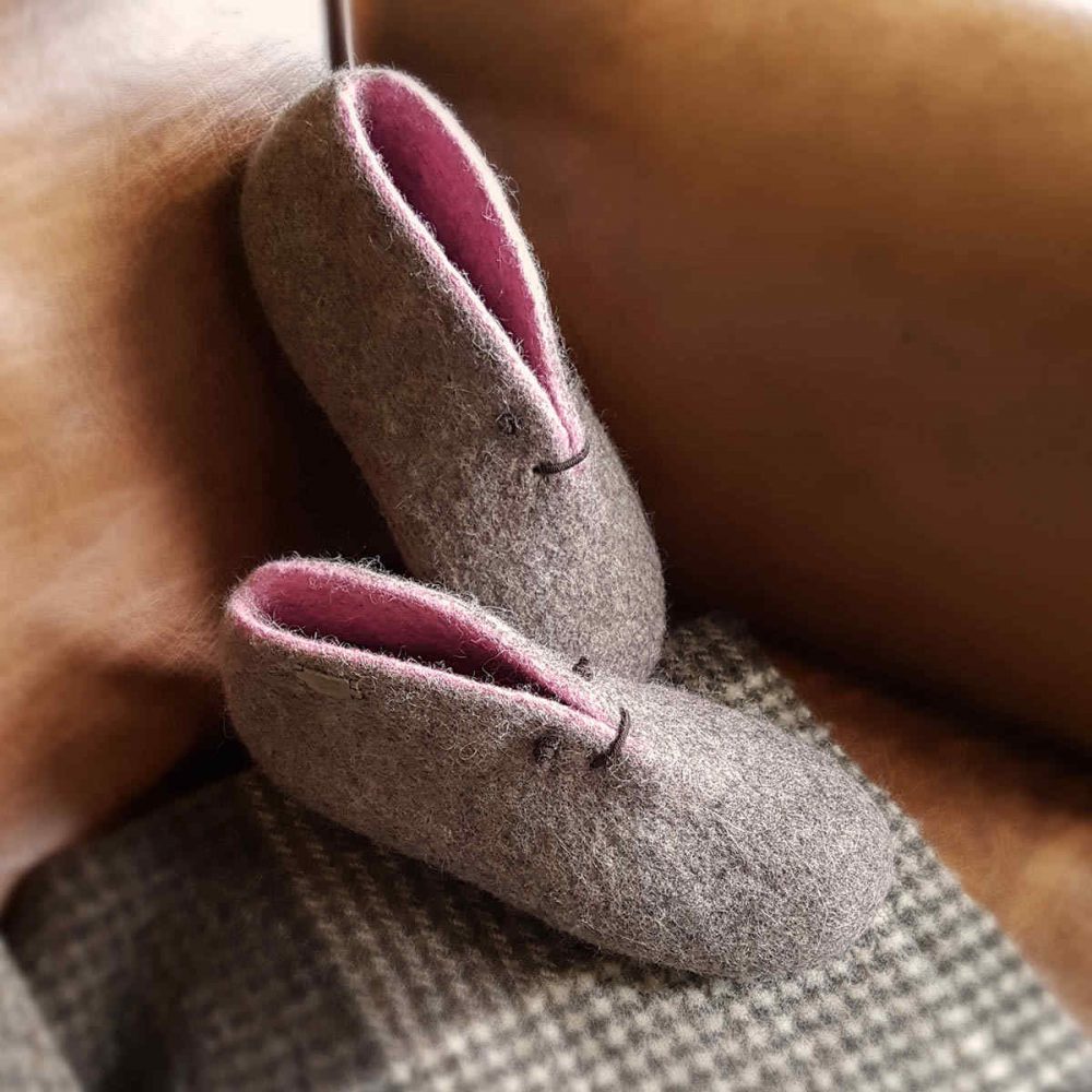 Bootie slippers in grey and blue wool by Wooppers woolen slippers