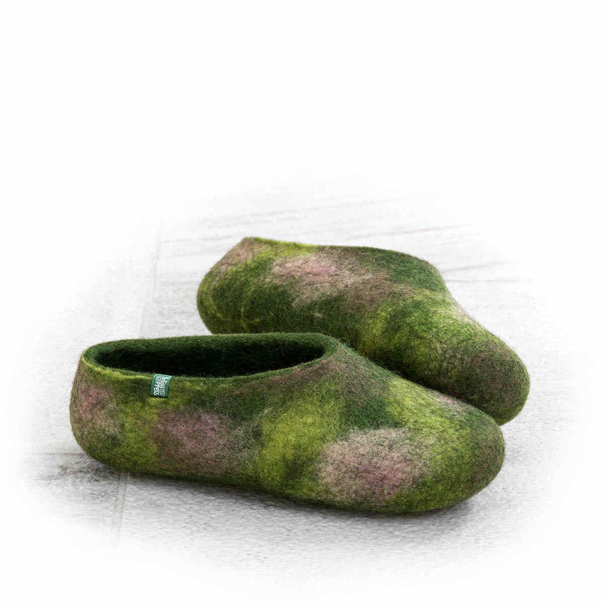 Uitsteken Gevoel elke keer Hippie slippers in green hues new ARTI by Wooppers
